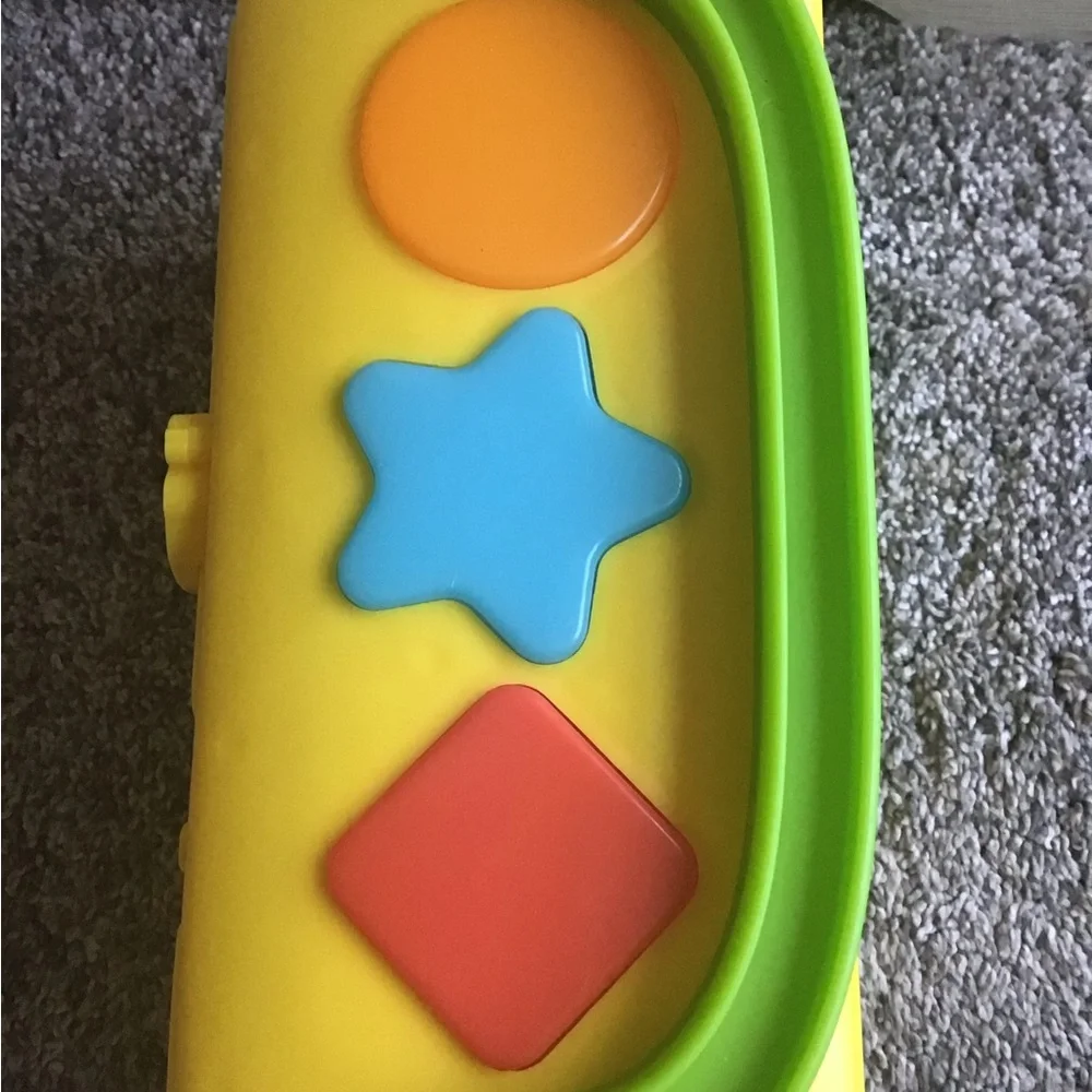 CoComelon musical learning bus, number and letter recognition, phonetics